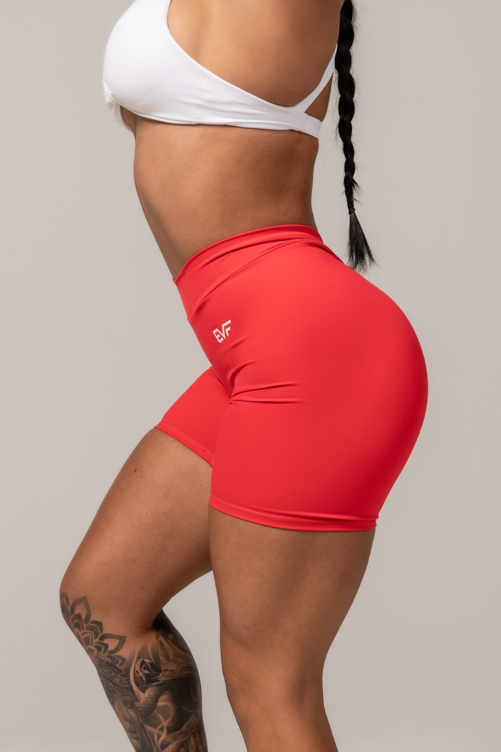 Curve V-Scrunch Shorts - Red